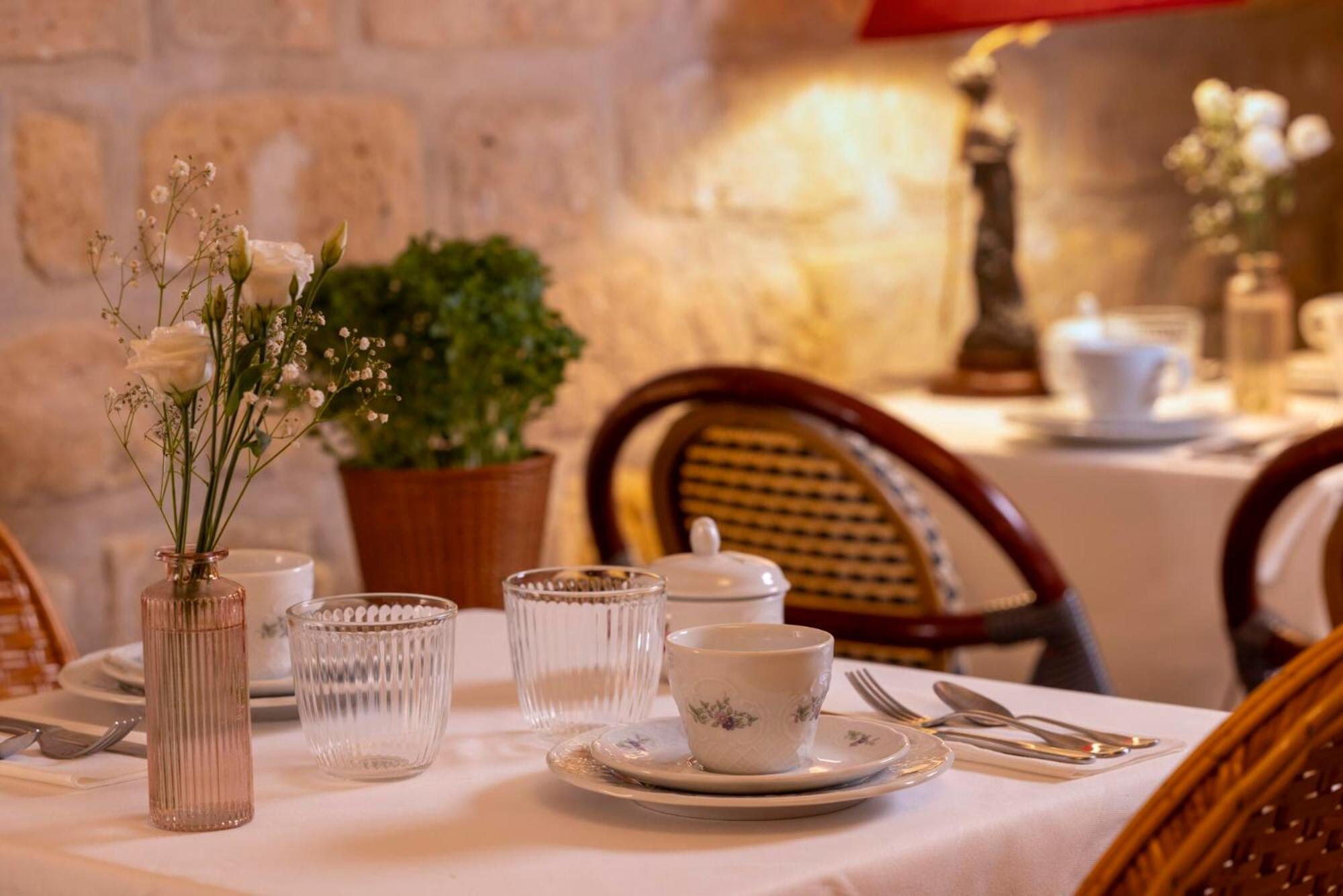 Hotel Le Saint Gregoire Париж Екстериор снимка