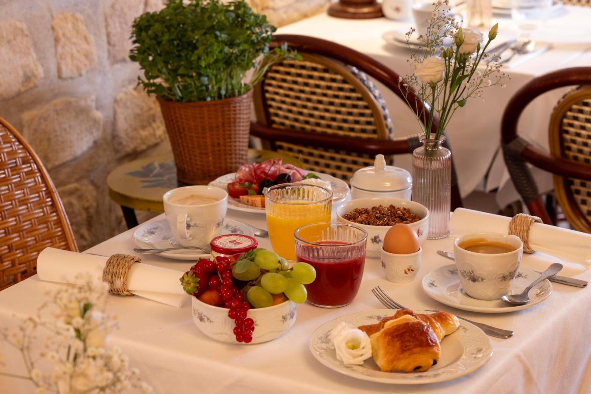 Hotel Le Saint Gregoire Париж Екстериор снимка